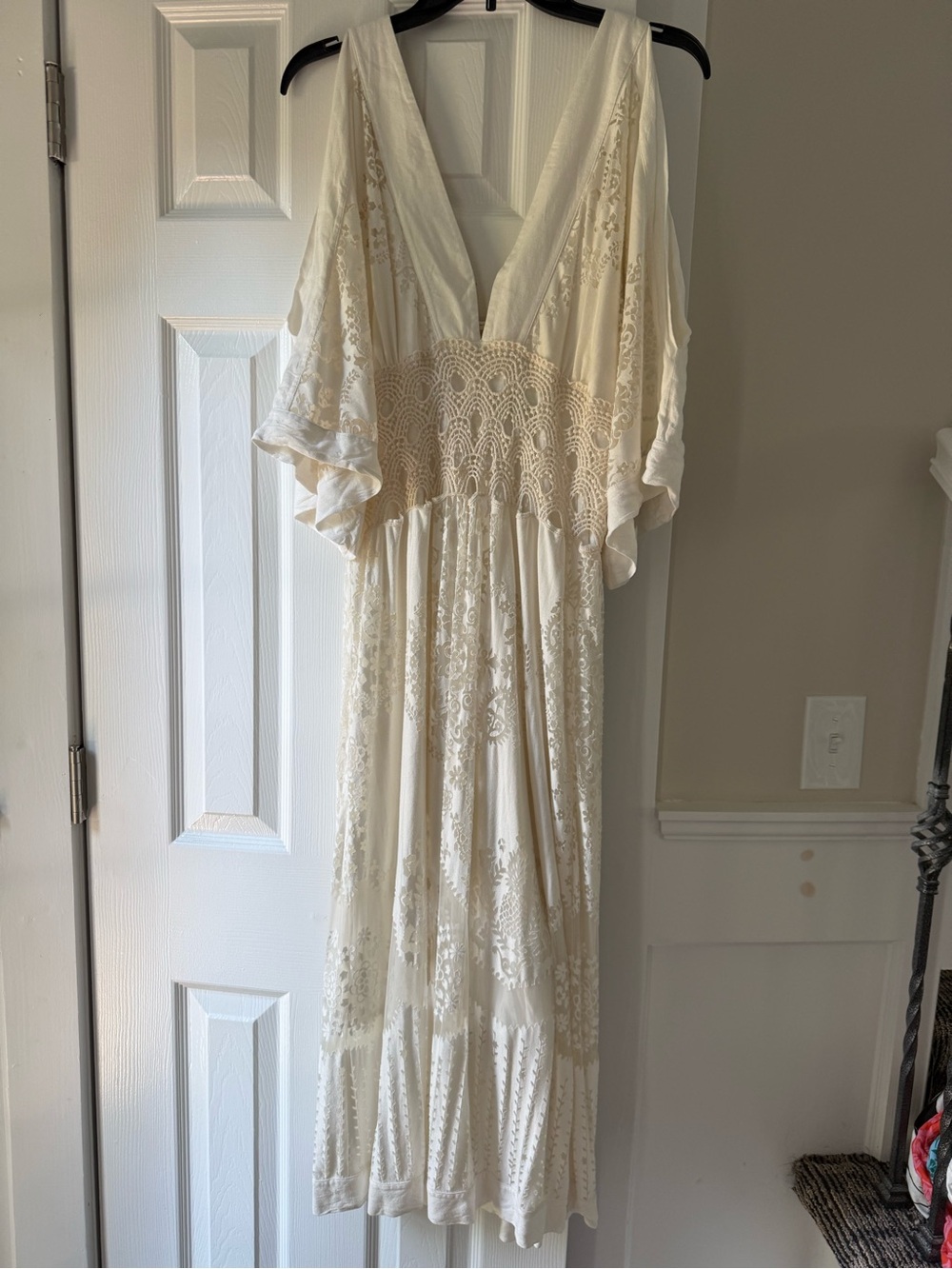 Farm Rio white crochet Solana midi dress V-neckline bell split sleeves Medium EC